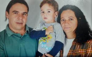 Alvir, seu filho Airumã e sua esposa Ana.